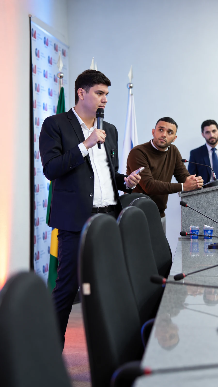 Apresentação em evento com representantes da MConect